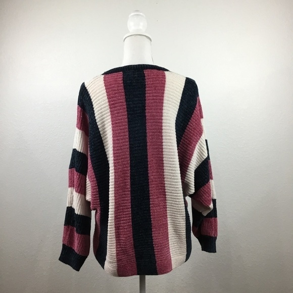 SOLITAIRE by Ravi Khosla Super Soft Striped Sweater Size Medium - Picture 4 of 6